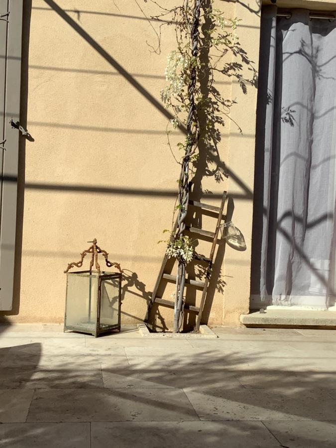 アンスウィ Jardin D'Antan Bed & Breakfast エクステリア 写真