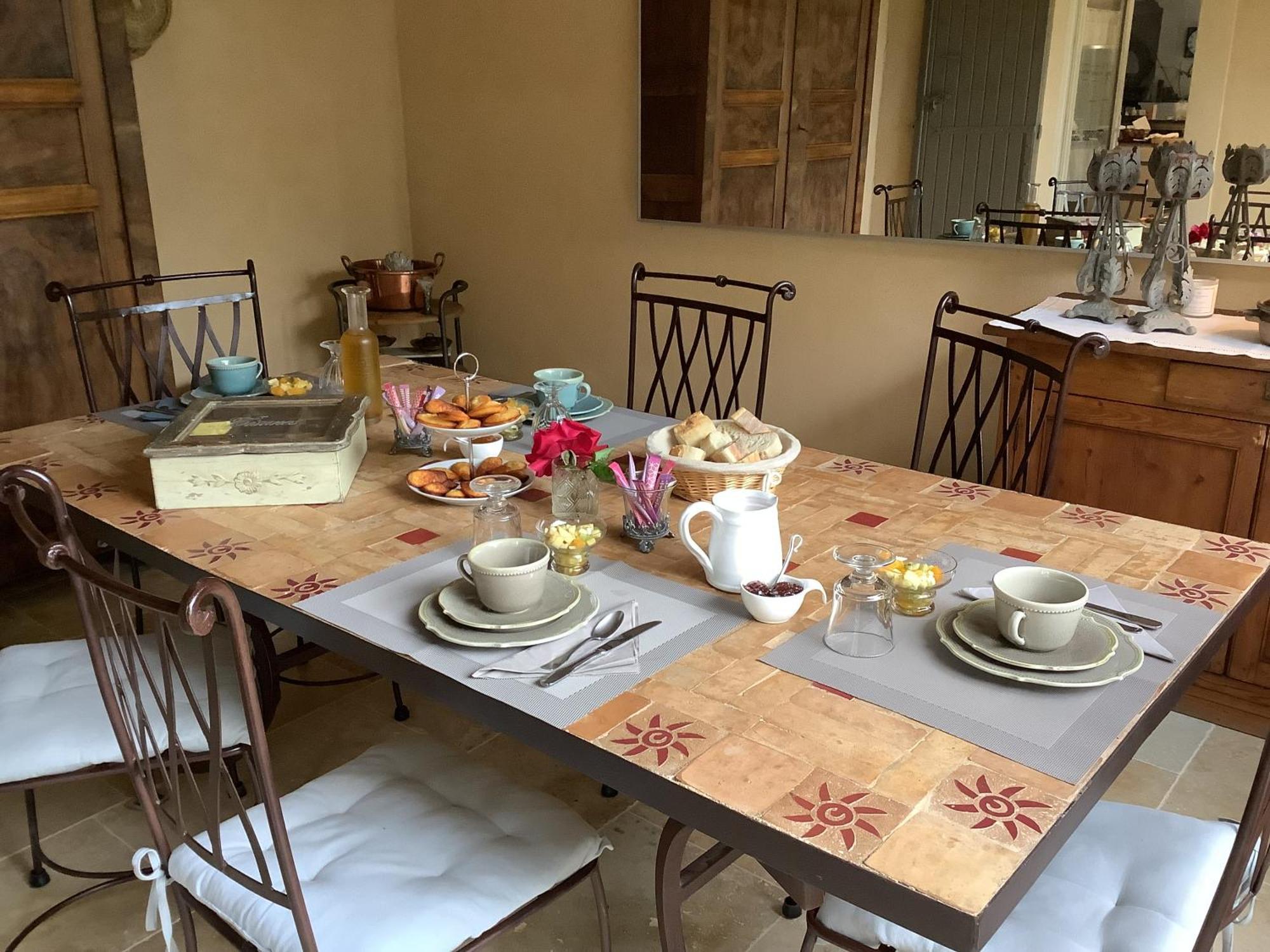 アンスウィ Jardin D'Antan Bed & Breakfast エクステリア 写真