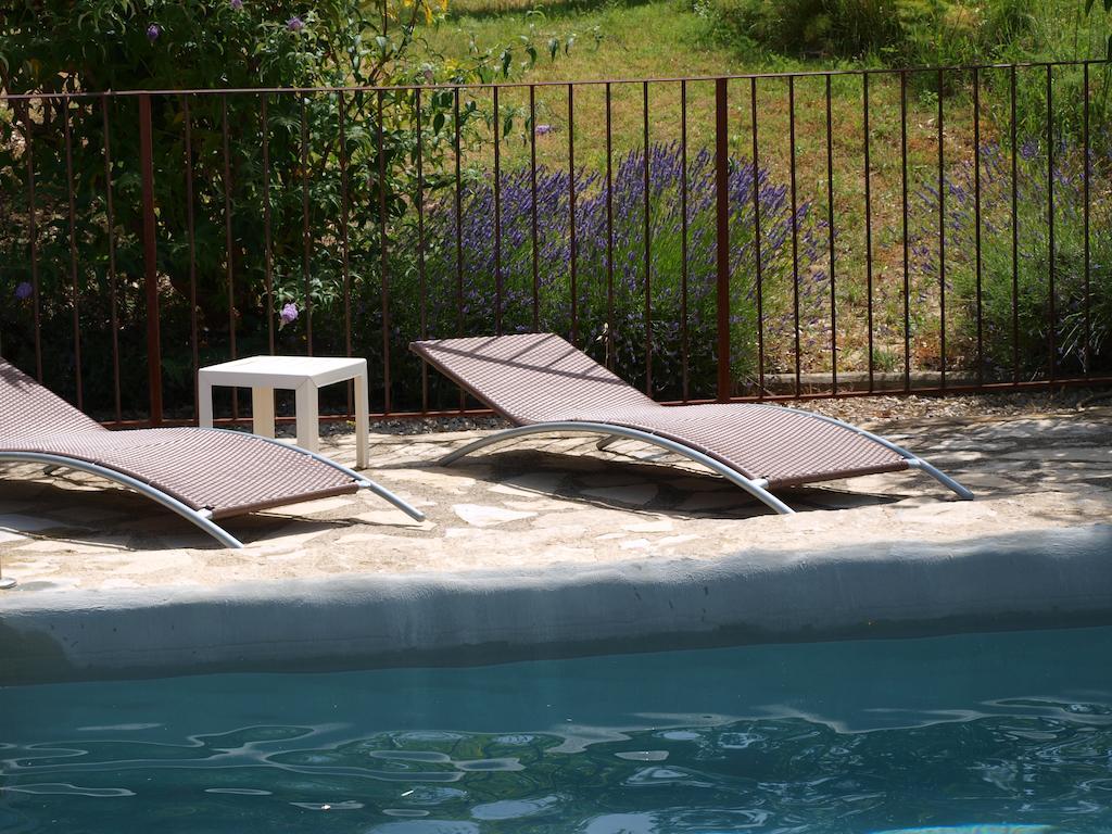 アンスウィ Jardin D'Antan Bed & Breakfast エクステリア 写真