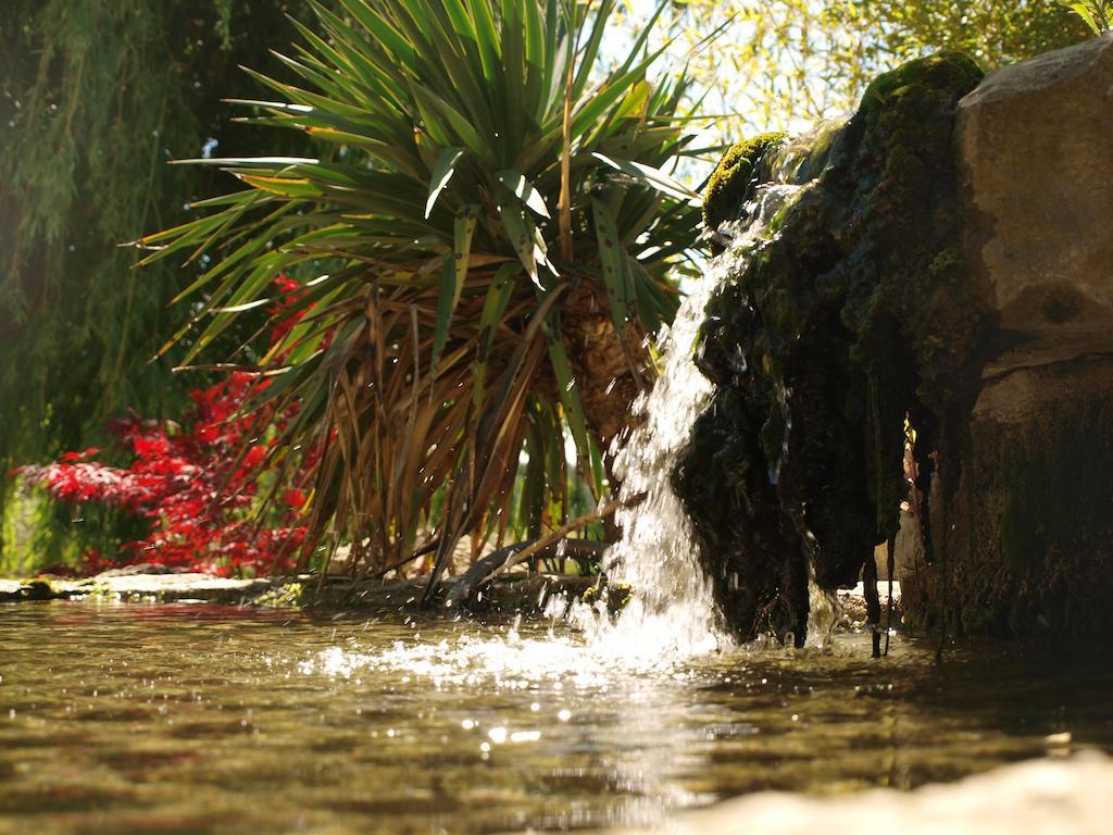 アンスウィ Jardin D'Antan Bed & Breakfast エクステリア 写真