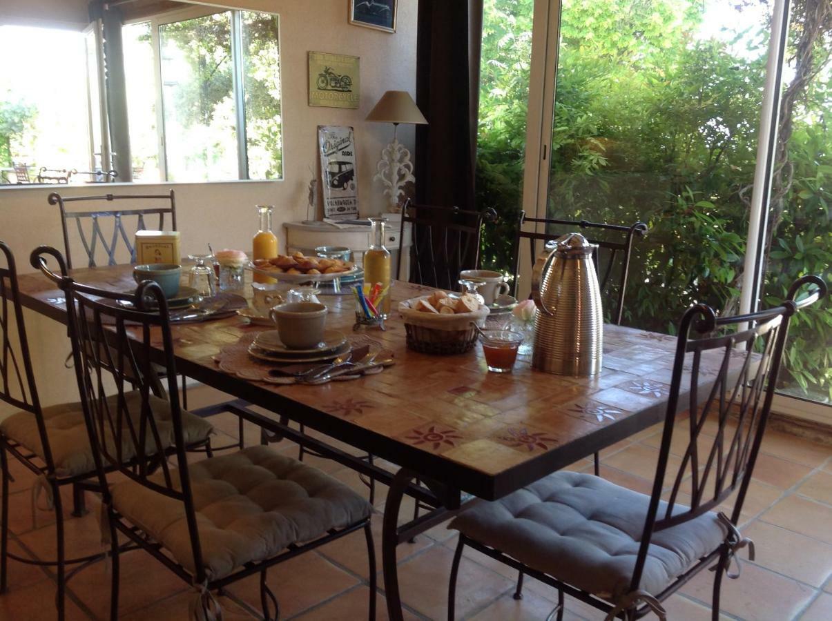 アンスウィ Jardin D'Antan Bed & Breakfast エクステリア 写真